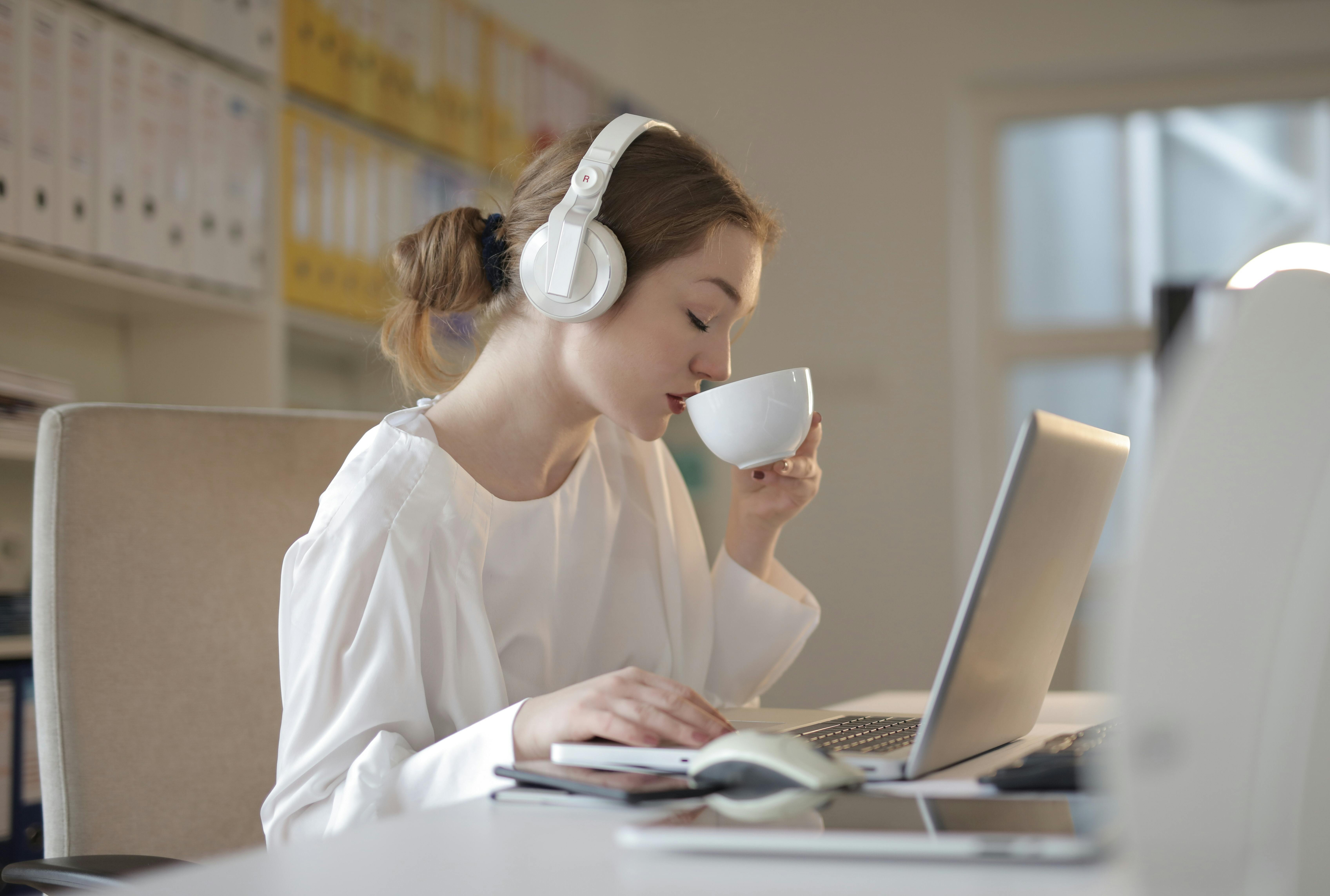 Le Diffuseur d’Huiles Essentielles au Bureau : Gadget ou Révolution Contre le Stress ?